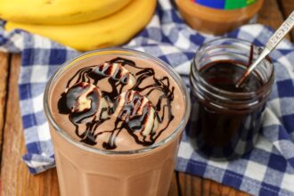 Chocolate Peanut Butter Smoothie - Barefeet in the Kitchen