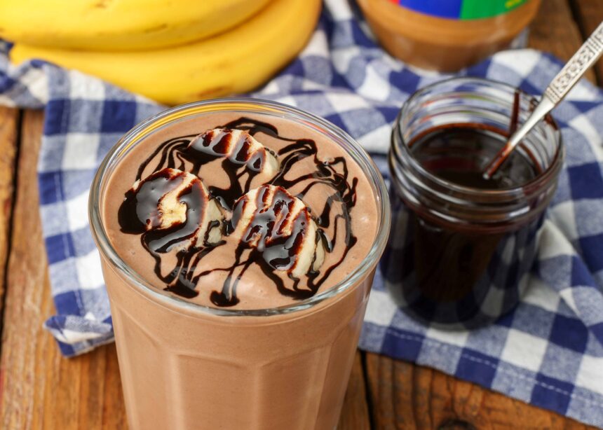 Chocolate Peanut Butter Smoothie - Barefeet in the Kitchen