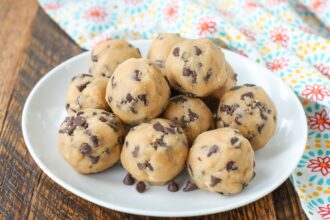 Chocolate Chip Cookie Dough Bites