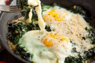 Keto Spinach Eggs Recipe | Best Yogurt Butter Topping