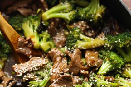 Beef and broccoli with sesame seeds.