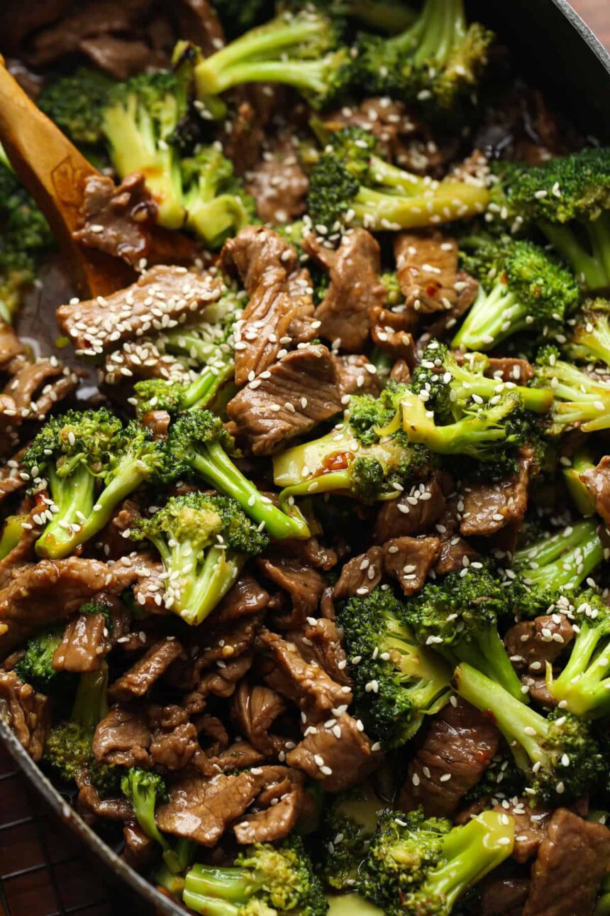 Beef and broccoli with sesame seeds.