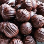 No-Bake Peanut Butter Balls Recipe l Cookies and Cups