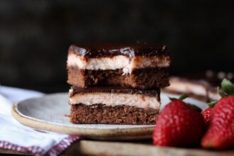 Strawberry Brownies - Cookies and Cups