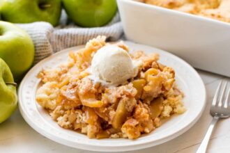 Old Fashioned Apple Cobbler