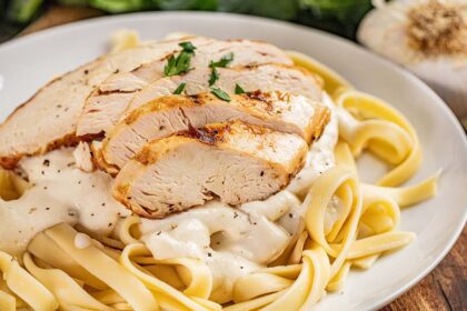 Easy Chicken Alfredo - The Stay At Home Chef