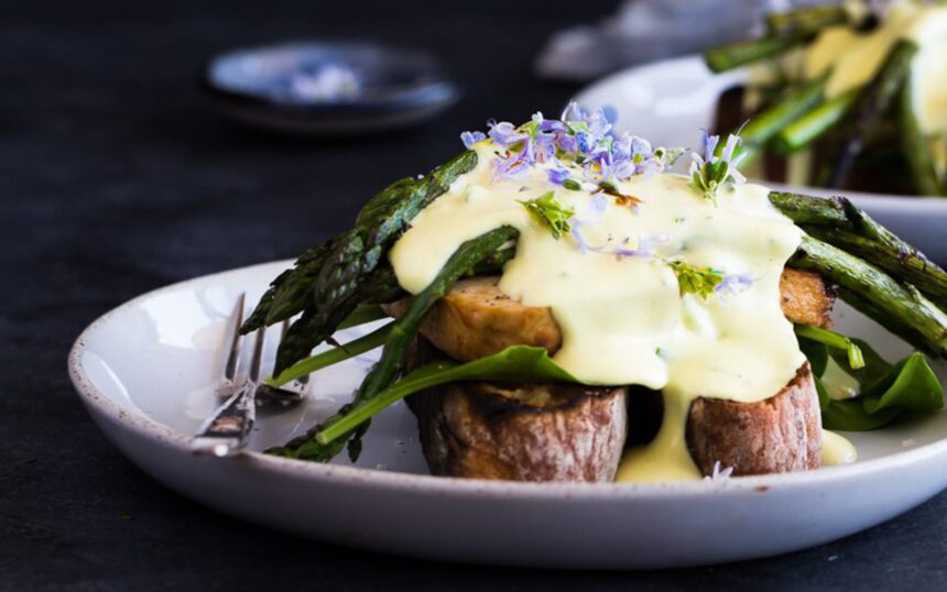 Grilled Asparagus and Smoked Tofu Benedict [Vegan] – One Green Planet