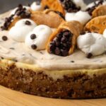 Cannoli Cheesecake | Cookies and Cups