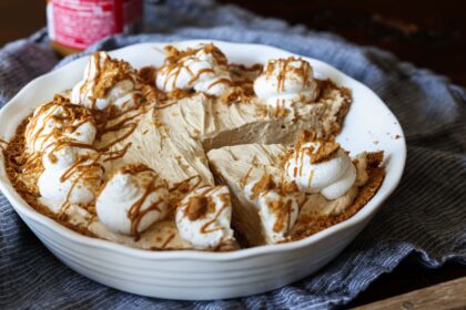 Cookie Butter Pie - Cookies and Cups