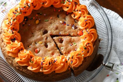 Halloween Cookie Cake - Cookies and Cups