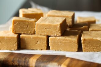 Easy Peanut Butter Fudge | Cookies and Cups