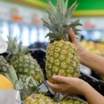 Viral Pineapple Ripeness Hack Will Change Your Grocery Shopping [Video] – One Green Planet