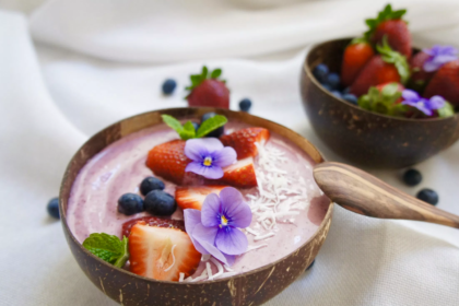 15 Berrylicious Smoothies and Smoothie Bowls – One Green Planet