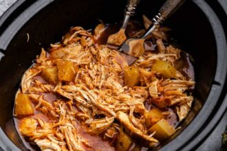 Slow Cooker Hawaiian Barbecue Chicken