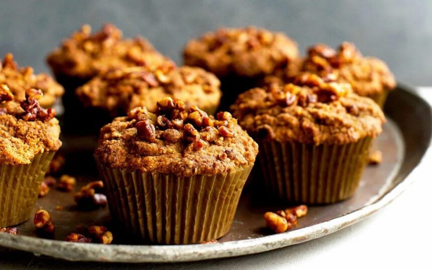 Almond Caramelized Pecan Crumb Cakes [Vegan] – One Green Planet