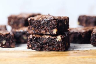 Fudgy Bourbon Pecan Brownies - Cookies and Cups