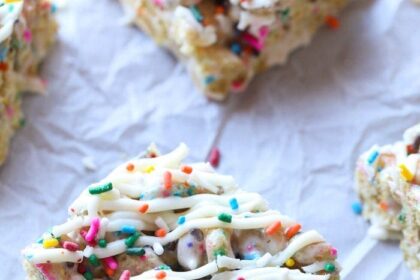 Sprinkle Donut Marshmallow Squares are adorable, gooey and totally fun!