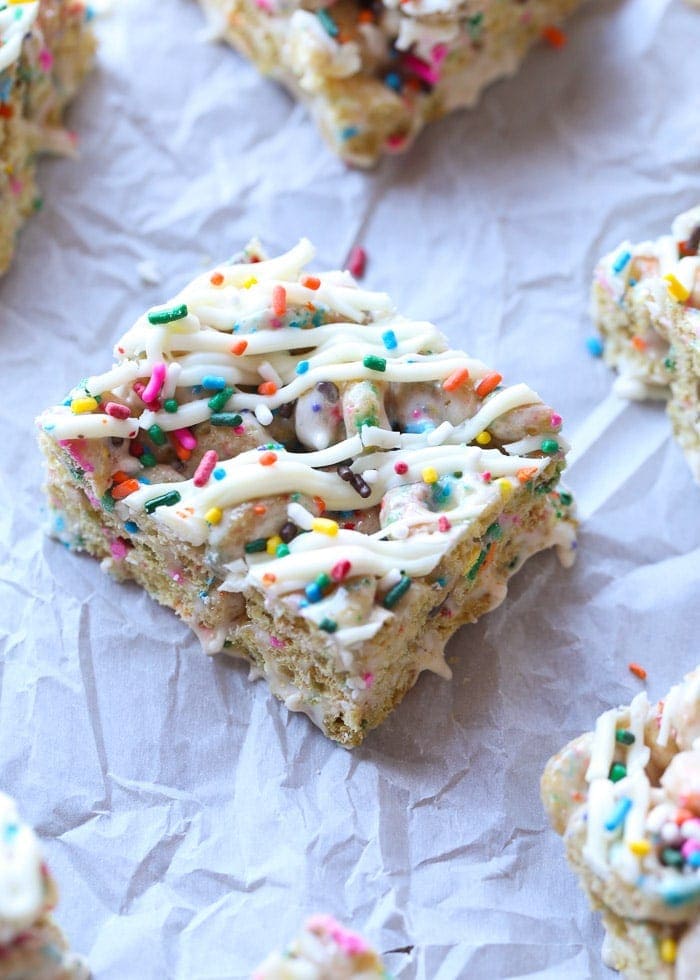 Sprinkle Donut Marshmallow Squares are adorable, gooey and totally fun!