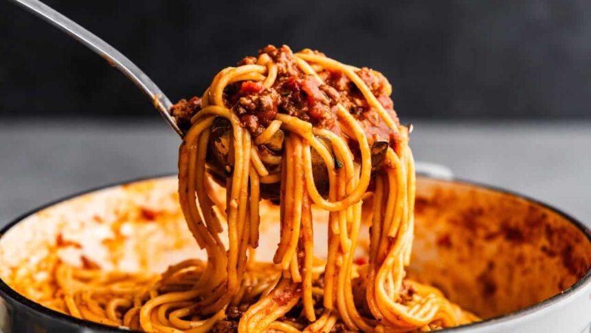 One Pot Spaghetti - The Stay At Home Chef