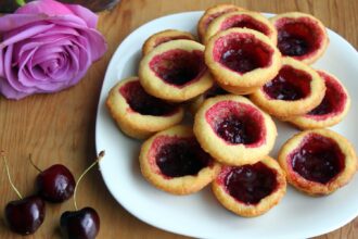 sweet cherry tarts