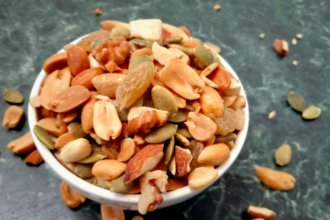 15 Mix n’ Match Ingredients to Make Healthy Trail Mix – One Green Planet