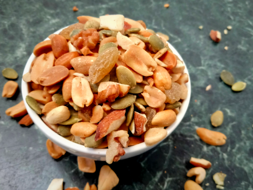 15 Mix n’ Match Ingredients to Make Healthy Trail Mix – One Green Planet