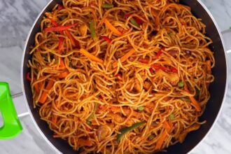 The EASIEST/TASTIEST Jollof Spaghetti Recipe - READY IN 20 MINUTES - ZEELICIOUS FOODS