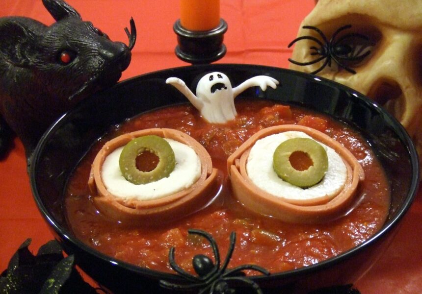 Get Your Creep On! 6 Ways to Treat Your Guests with Savory Halloween Dishes – One Green Planet