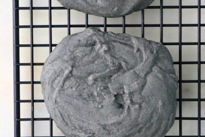 Soft Baked Activated Charcoal Cookies [Vegan] – One Green Planet