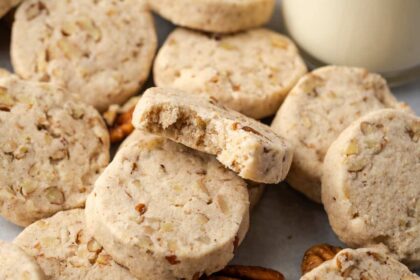 Pecan Sandies Recipe | Cookies and Cups