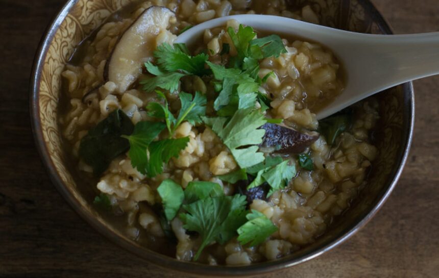 Comforting Shiitake and Kale Congee [Vegan, Gluten-Free]