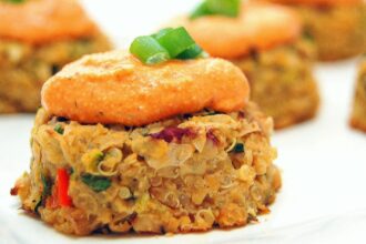 Mini Quinoa-Chickpea Cakes [Vegan] – One Green Planet