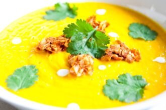 Healing Pumpkin Turmeric Soup [Vegan] – One Green Planet