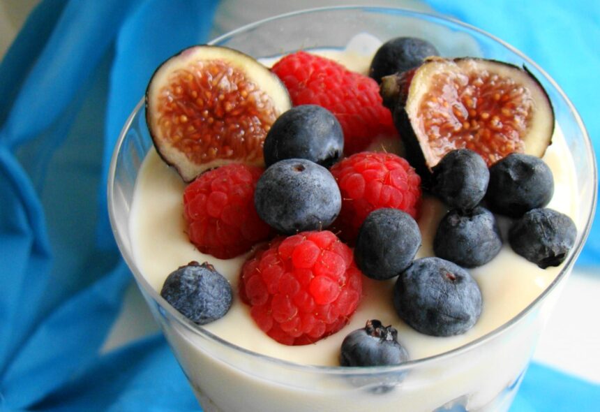 Replace Your Morning Yogurt With These Nutrient-Dense, Dairy-Free Breakfast Foods – One Green Planet