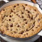 Skillet Chocolate Chip Cookie | Cookies & Cups