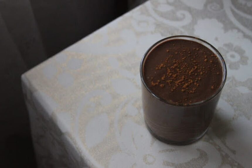 Raw Chocolate Smoothie [Vegan] – One Green Planet