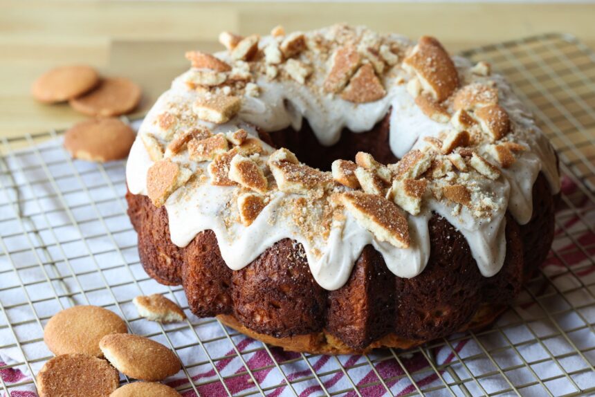 Easy Banana Pudding Cake - Cookies and Cups