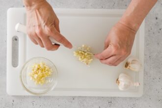 Why You Should Ditch Your Plastic Cutting Board Today, And What We Recommend – One Green Planet