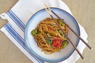 Indonesian Veggie Stir-Fried Noodles [Vegan] – One Green Planet
