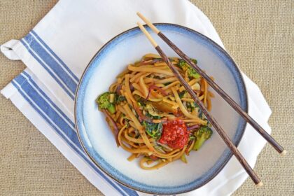Indonesian Veggie Stir-Fried Noodles [Vegan] – One Green Planet