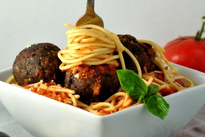 15 Simple and Saucy Spaghetti and Meatless Meatball Recipes! – One Green Planet