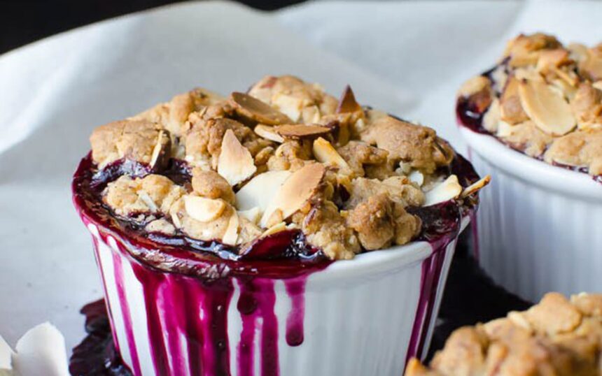 Blueberry Lemon Almond Crisp [Vegan] – One Green Planet