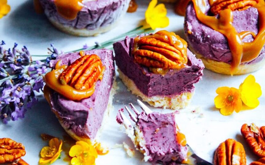 Raw Pecan Blueberry Spiced Cheesecakes [Vegan, Gluten-Free] – One Green Planet