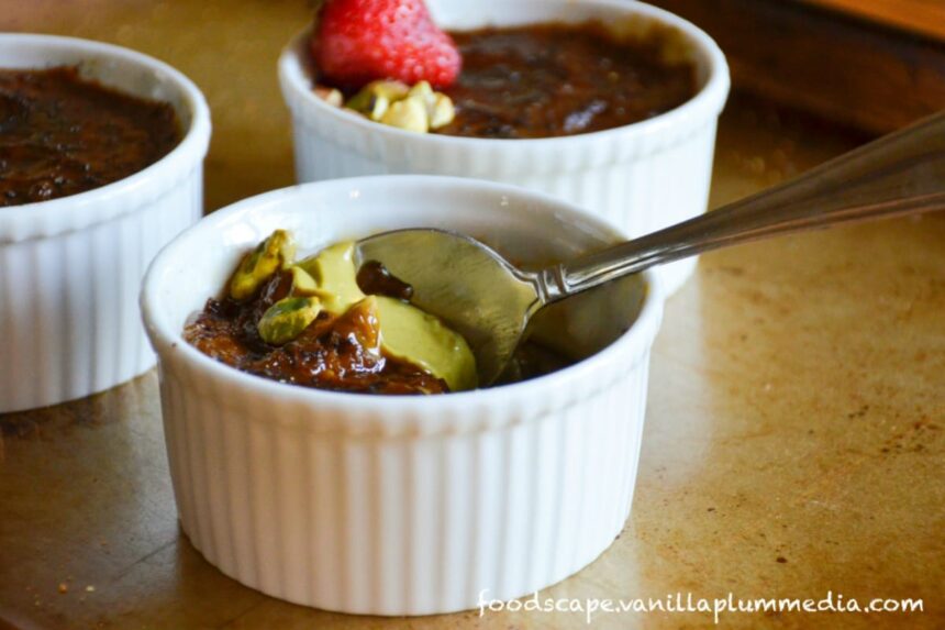 Pistachio Creme Brûlée - Vegan Style [Gluten-Free]