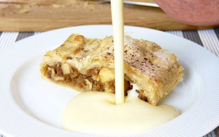 4-Ingredient Apple Strudel With Custard [Vegan] – One Green Planet