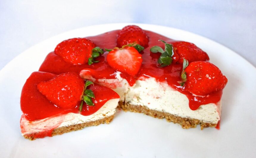 Raw Strawberry cheesecake
