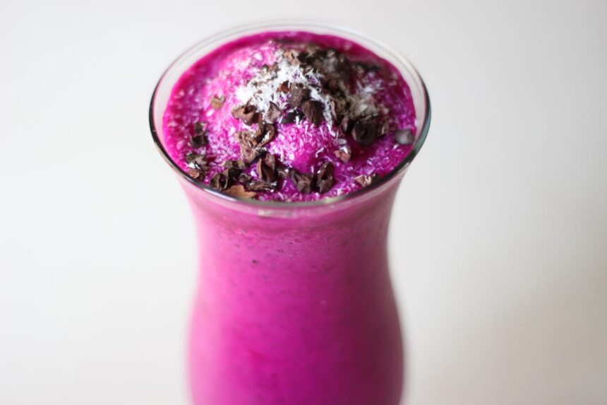 The Best Order of Ingredients to Make a Superfood Smoothie – One Green Planet