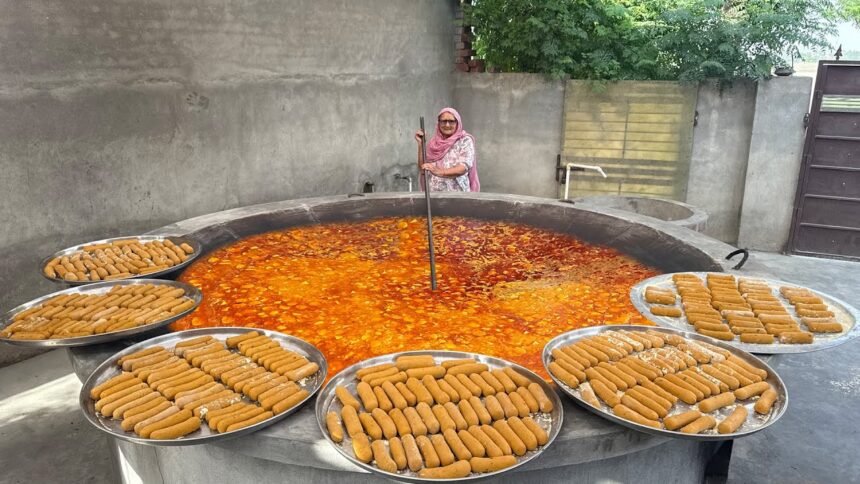 Rajasthani Gatta Curry | Besan ke gatte ki sabji | Indian Recipes | Veg Village Food