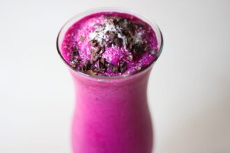 The Best Order of Ingredients to Make a Superfood Smoothie – One Green Planet