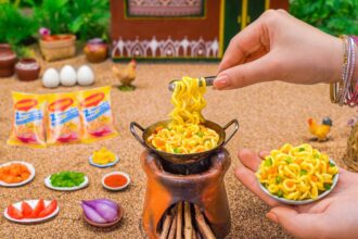 Miniature Egg Masala Maggi | Egg Maggi Recipe | Tiny Foodkey | Anda Masala | Indian Street Food